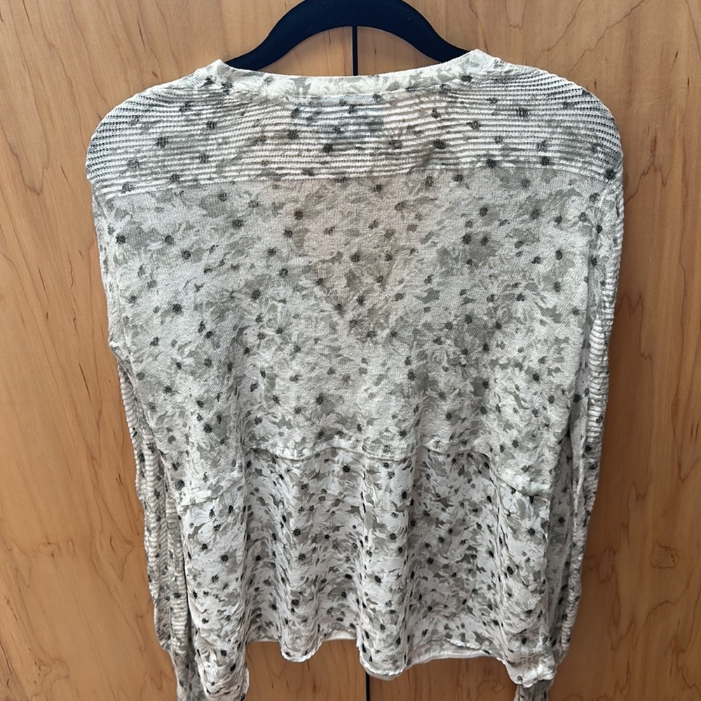 Patterned Button-Up Cardigan - Picture 3 of 4